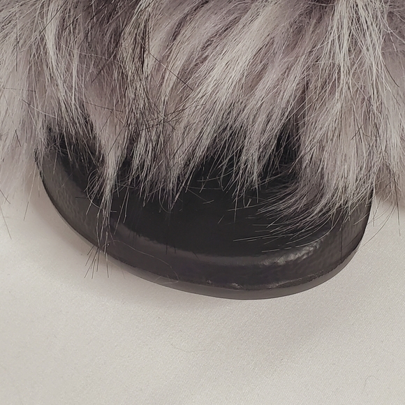 Women's Anti-Slip Grey Faux Fur Fluffy Slippers - Picture 3 of 7